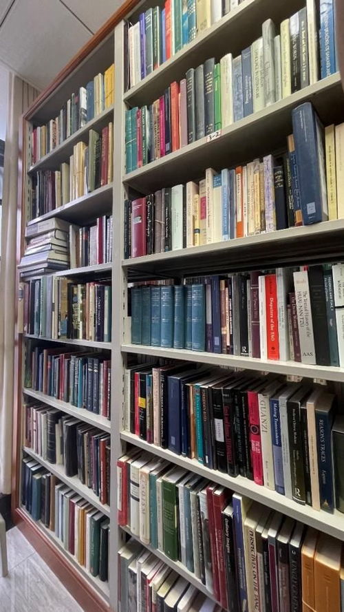 夏德安教授向簡帛研究中心捐贈圖書，助力學術(shù)資源共享